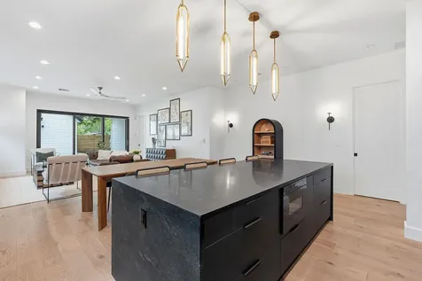 2004 Riverview Street Austin TX 78702