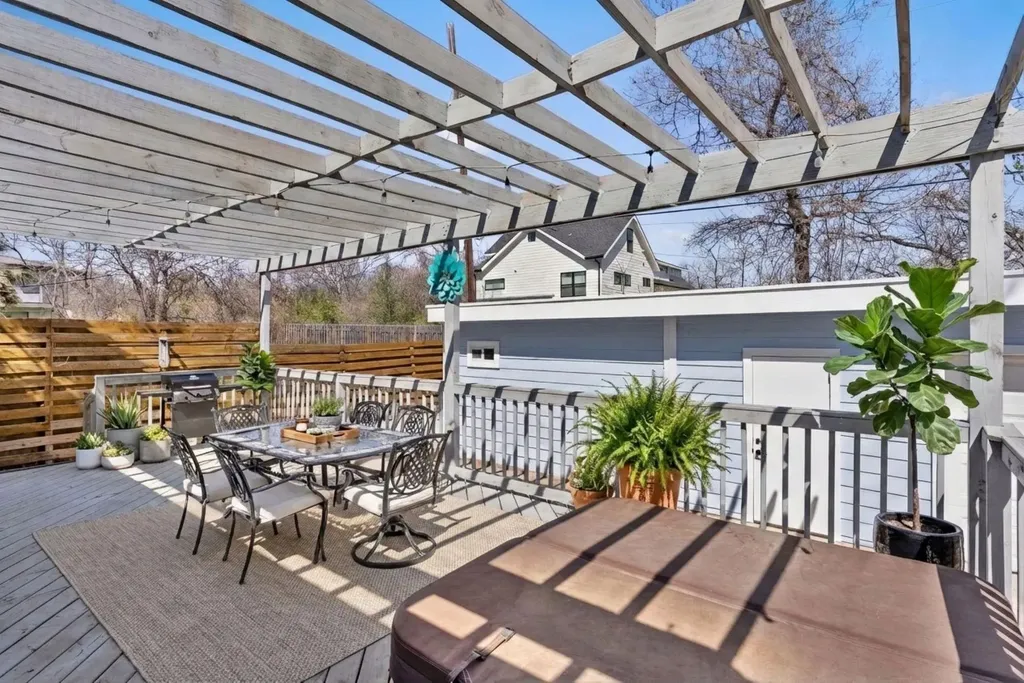 906 E 43rd Street Austin TX 78751