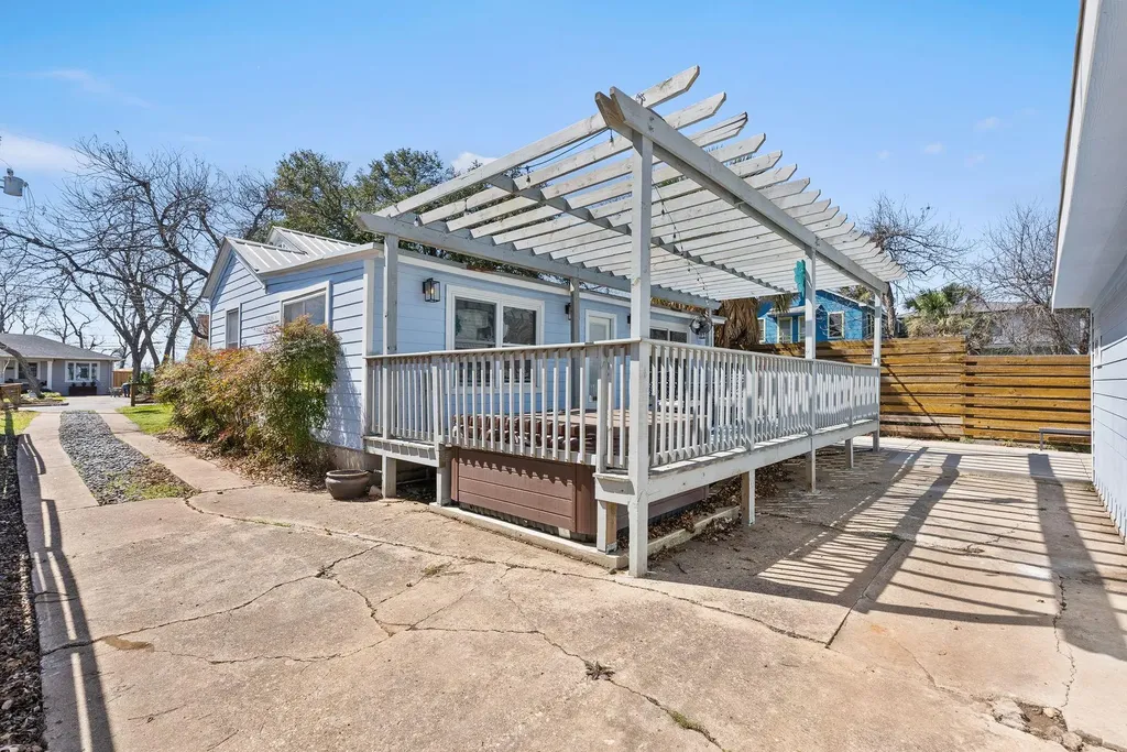 906 E 43rd Street Austin TX 78751