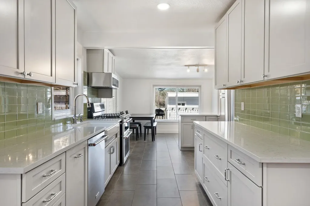 906 E 43rd Street Austin TX 78751