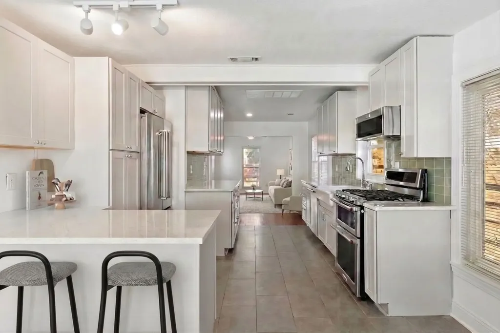 906 E 43rd Street Austin TX 78751