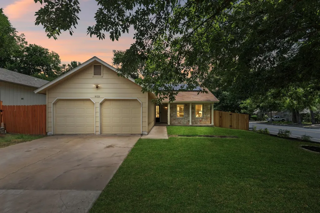 9723 Moorberry Street Austin TX 78729