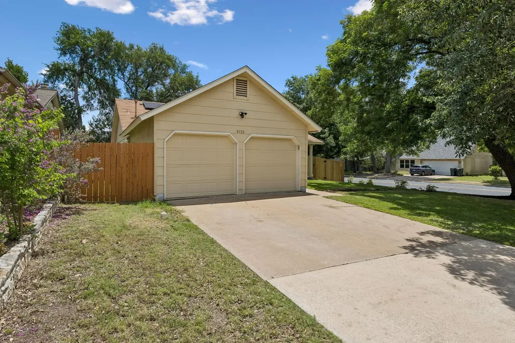 9723 Moorberry Street Austin TX 78729