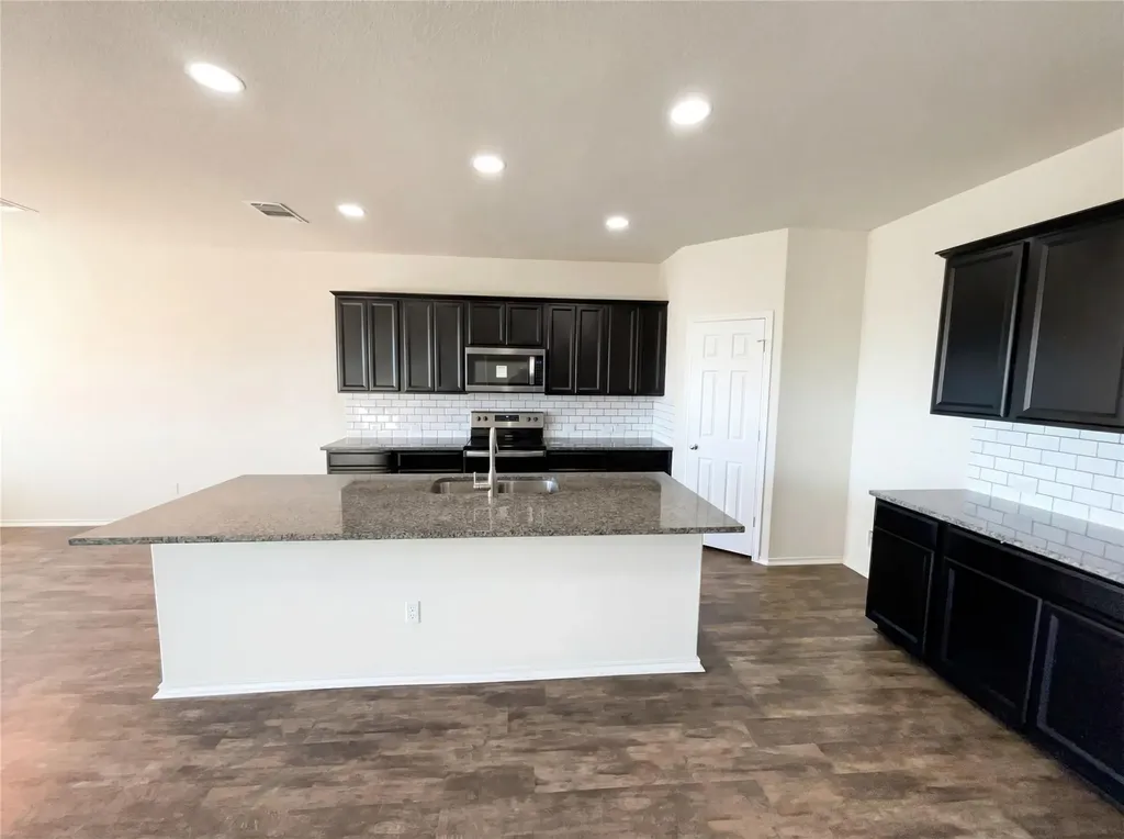 709 Hummingbird Lane Leander TX 78641