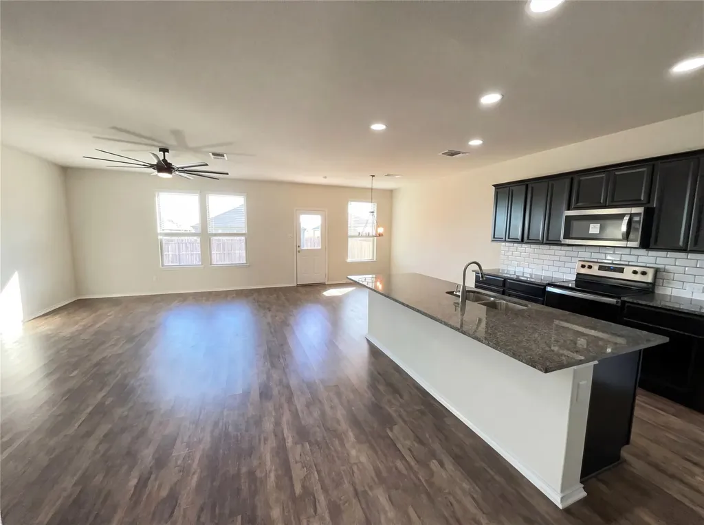 709 Hummingbird Lane Leander TX 78641