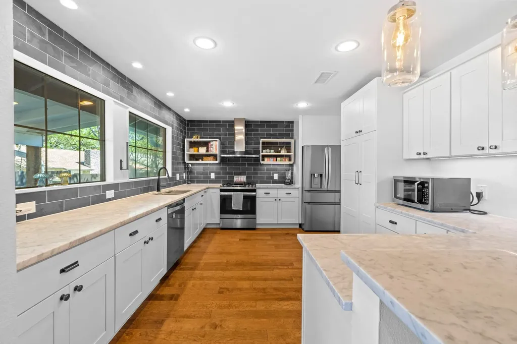 4902 Big Trail Circle Austin TX 78759