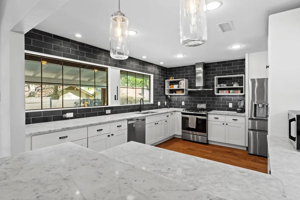 4902 Big Trail Circle Austin TX 78759