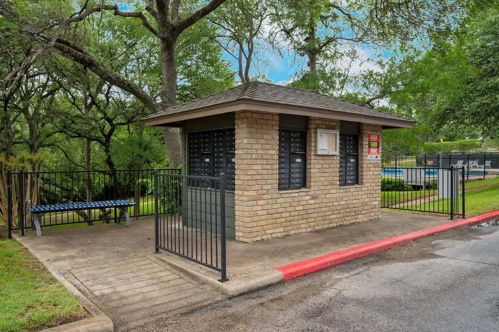 1015 E Yager Lane Austin TX 78753
