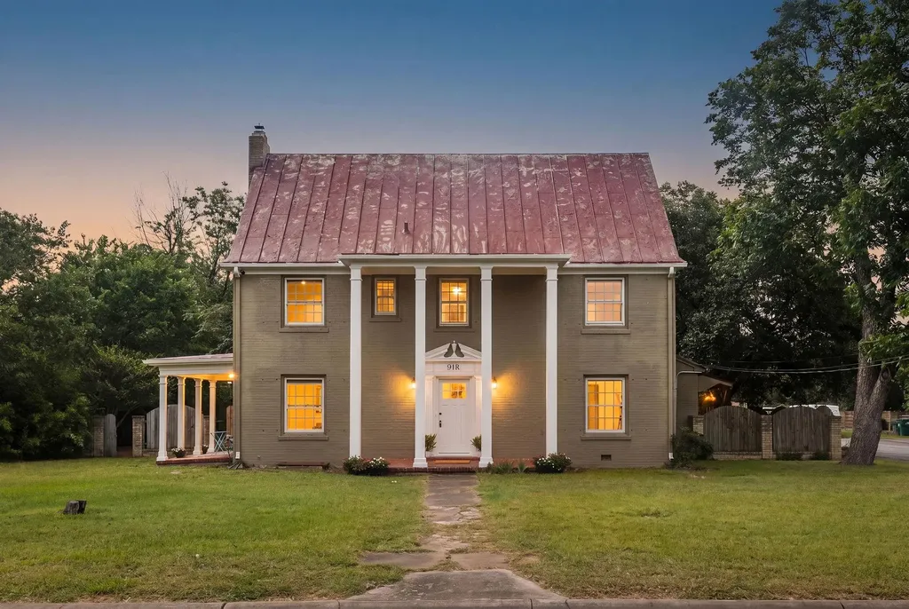 948 Maple Street Lockhart TX 78644