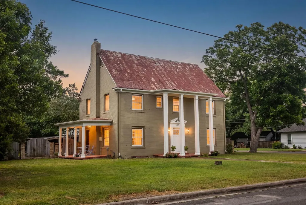 948 Maple Street Lockhart TX 78644