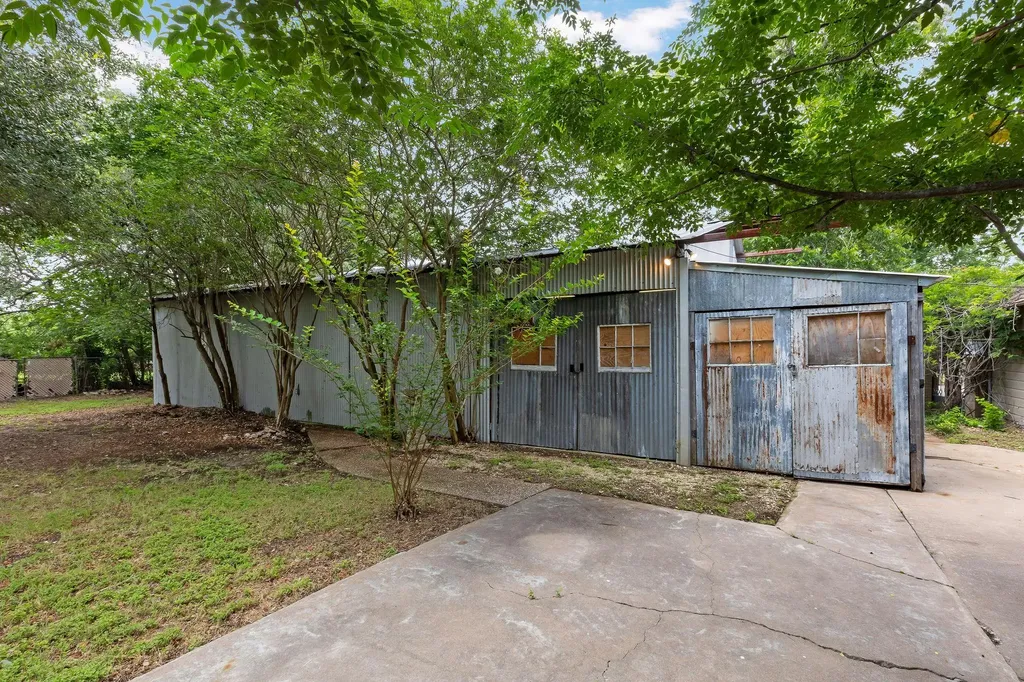 948 Maple Street Lockhart TX 78644