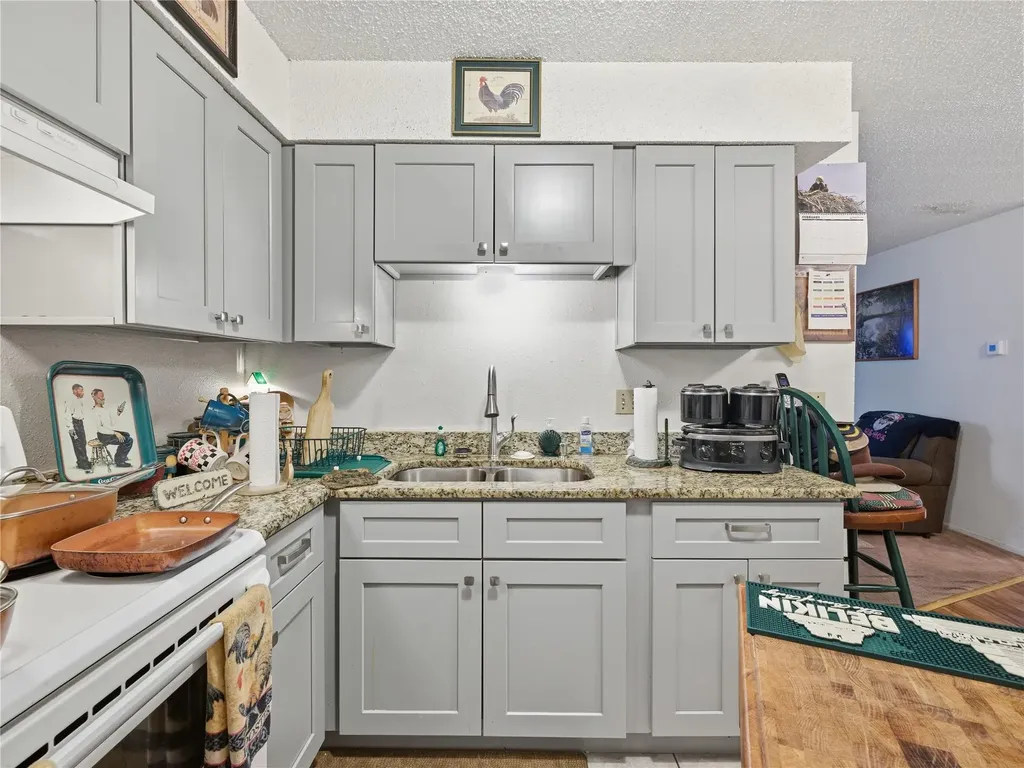 1301 Mckie Cove Austin TX 78752