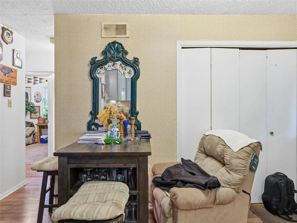 1301 Mckie Cove Austin TX 78752
