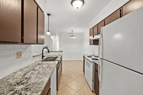 9807 Hundred Oaks Circle Austin TX 78750