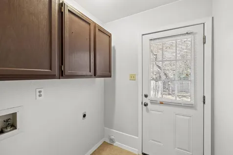9807 Hundred Oaks Circle Austin TX 78750
