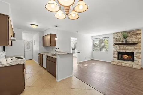 9807 Hundred Oaks Circle Austin TX 78750
