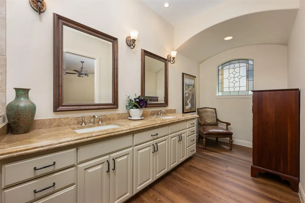 12 Borello Drive Austin TX 78738