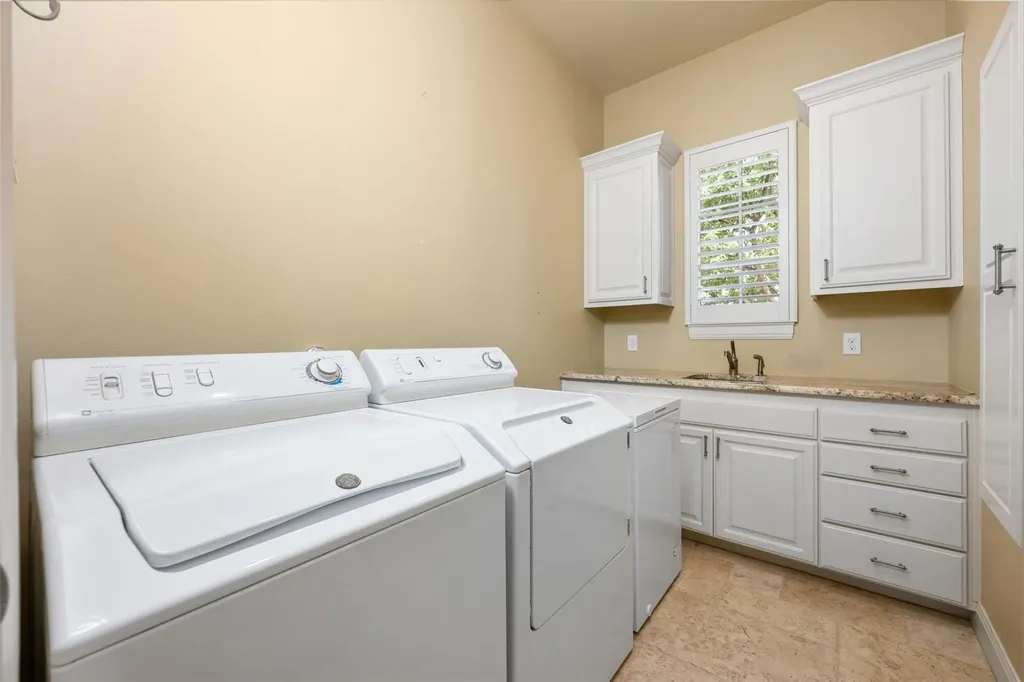 12 Borello Drive Austin TX 78738