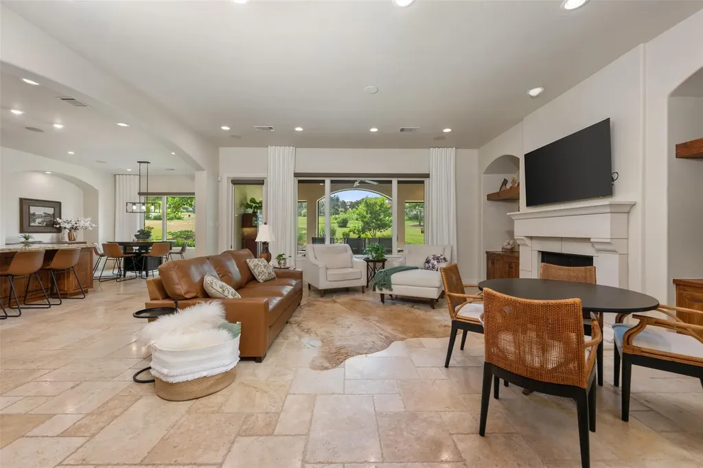 12 Borello Drive Austin TX 78738