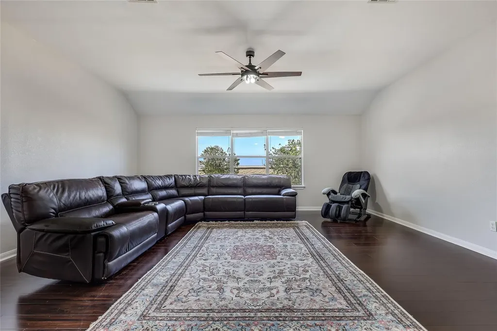 916 Abbeyglen Castle Drive Pflugerville TX 78660