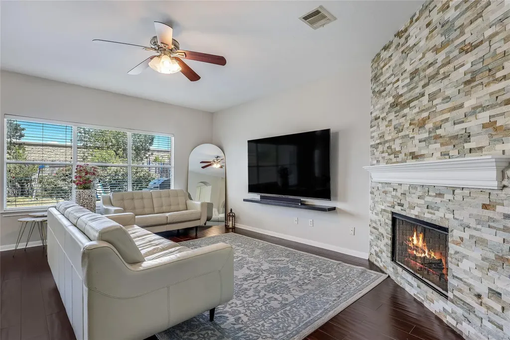 916 Abbeyglen Castle Drive Pflugerville TX 78660