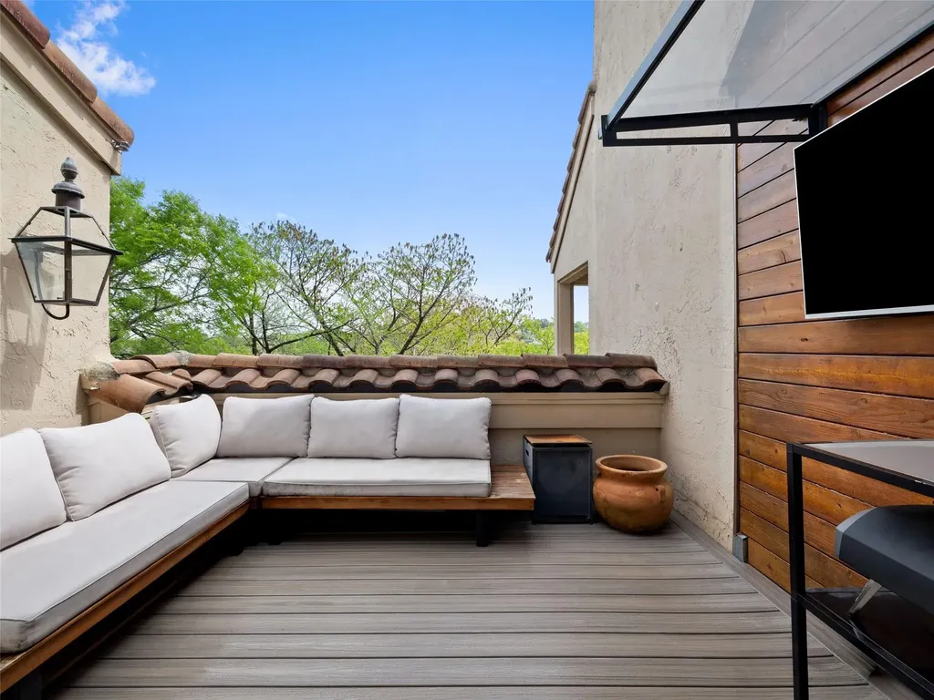1937 Rue De St. Tropez Austin TX 78746