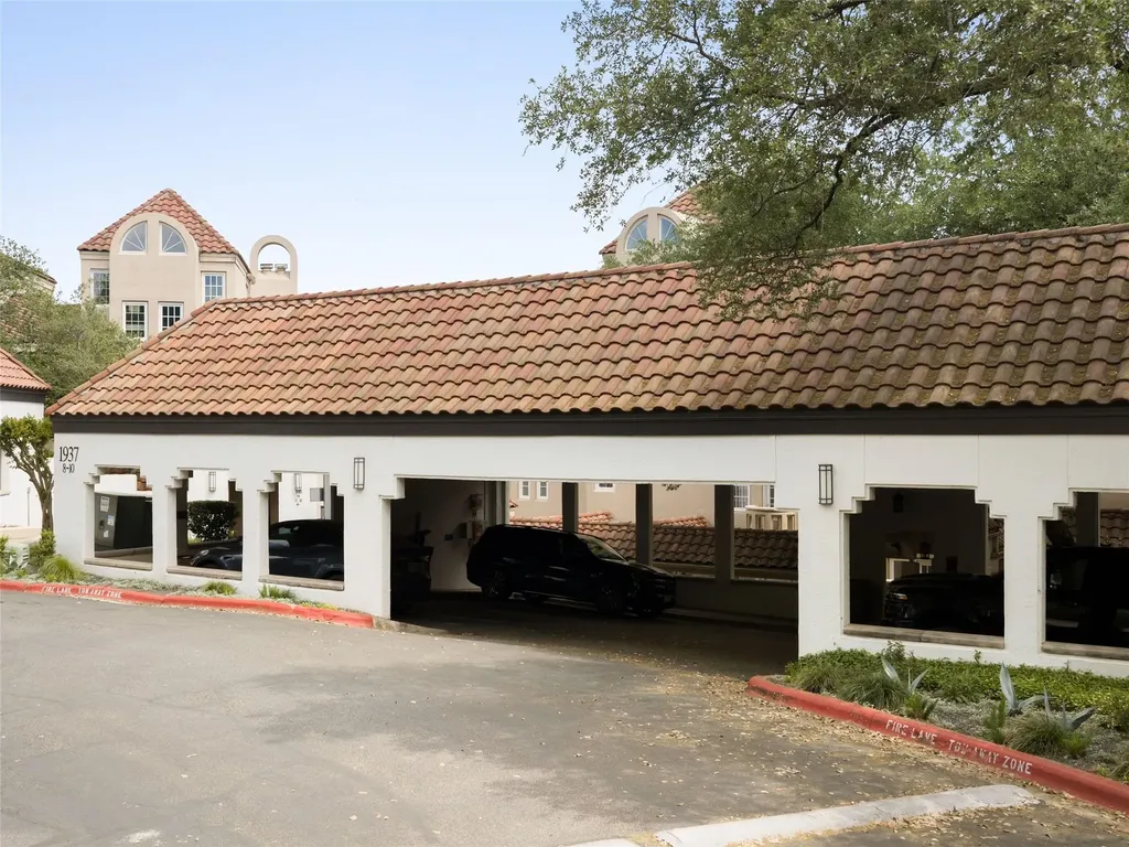 1937 Rue De St. Tropez Austin TX 78746
