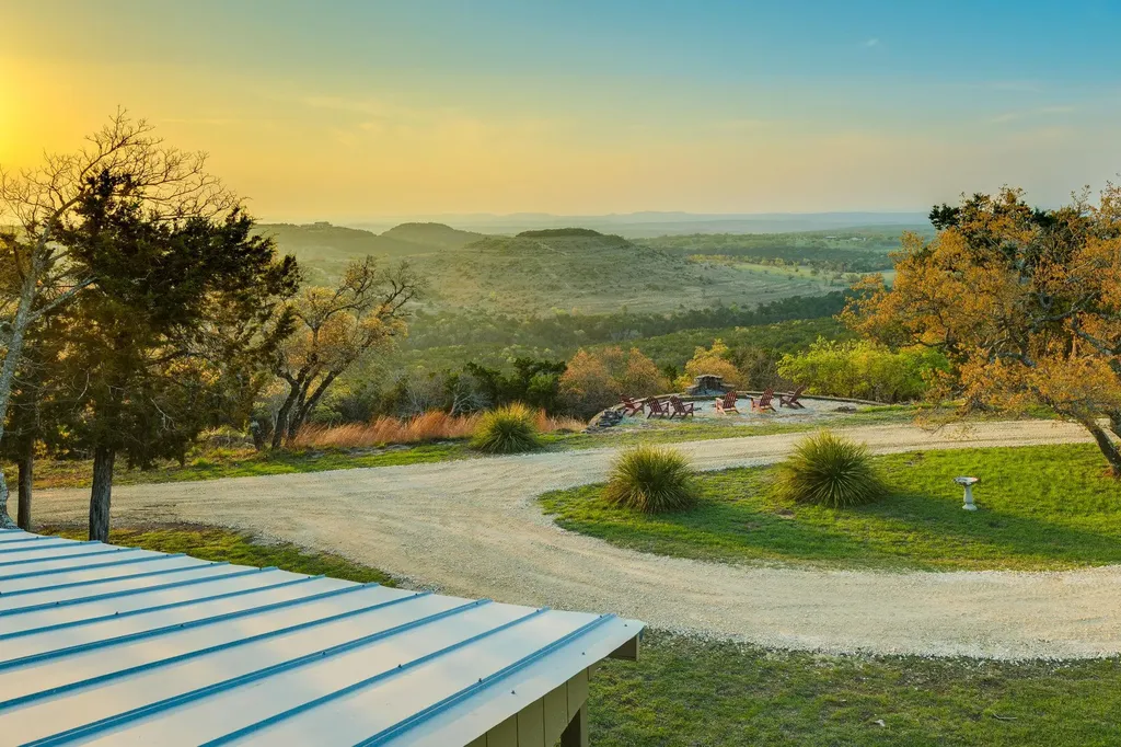 281 Kloster Lane Blanco TX 78606