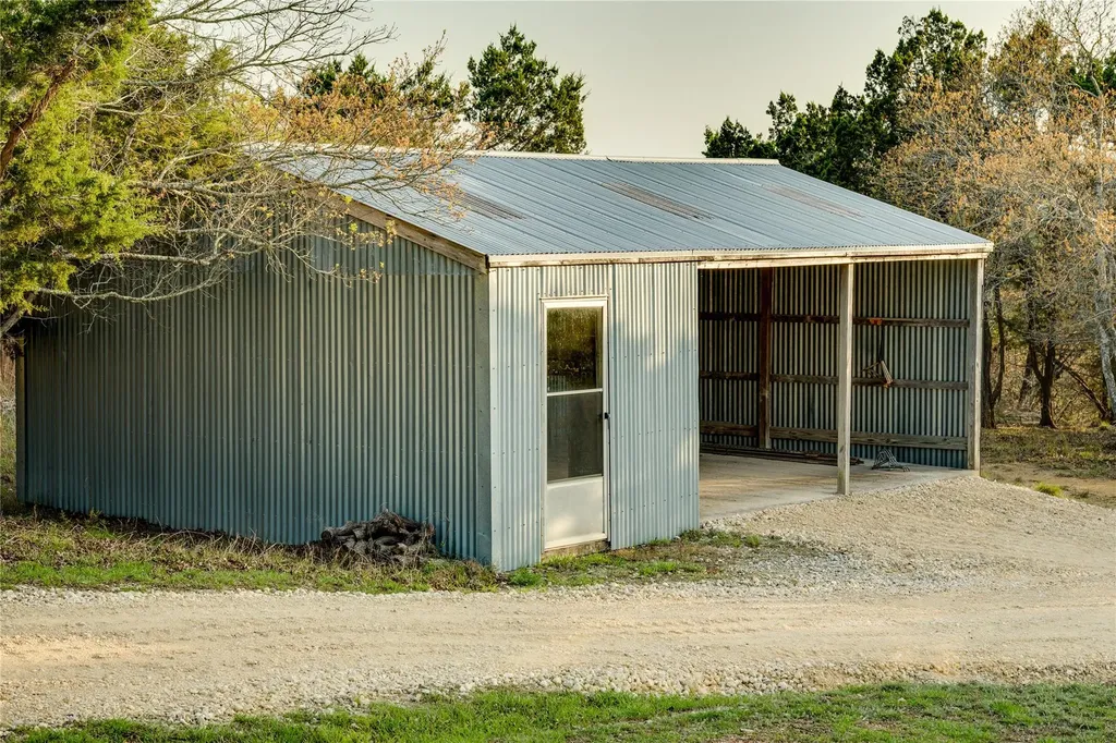 281 Kloster Lane Blanco TX 78606