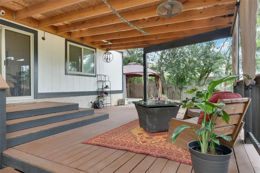 1800 Rainy Meadows Drive Austin TX 78758