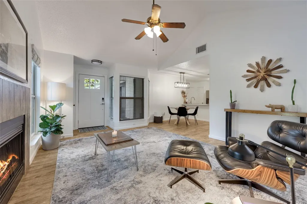 1800 Rainy Meadows Drive Austin TX 78758
