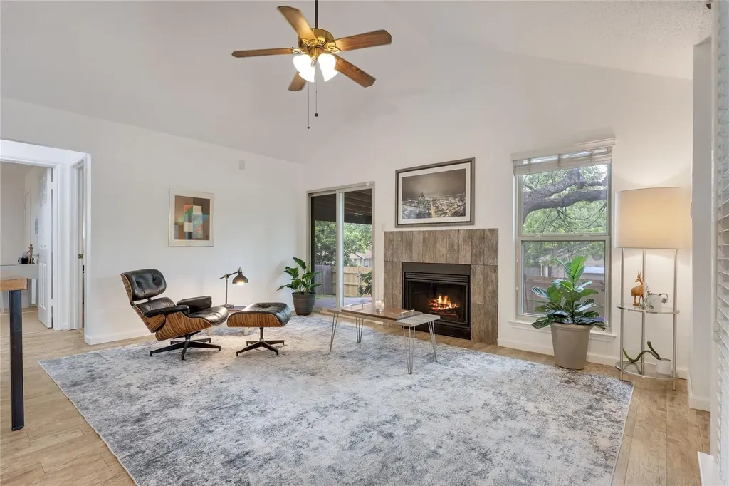 1800 Rainy Meadows Drive Austin TX 78758