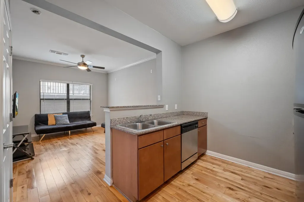 2502 Leon Street Austin TX 78705