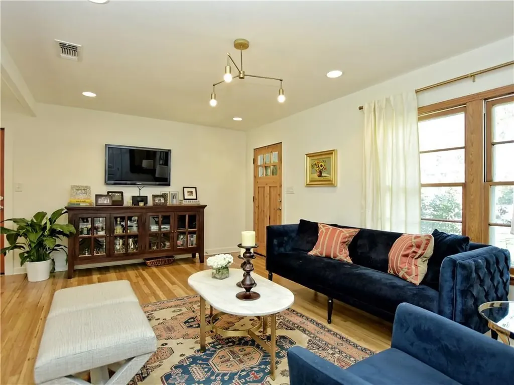 1913 Cullen Avenue Austin TX 78757