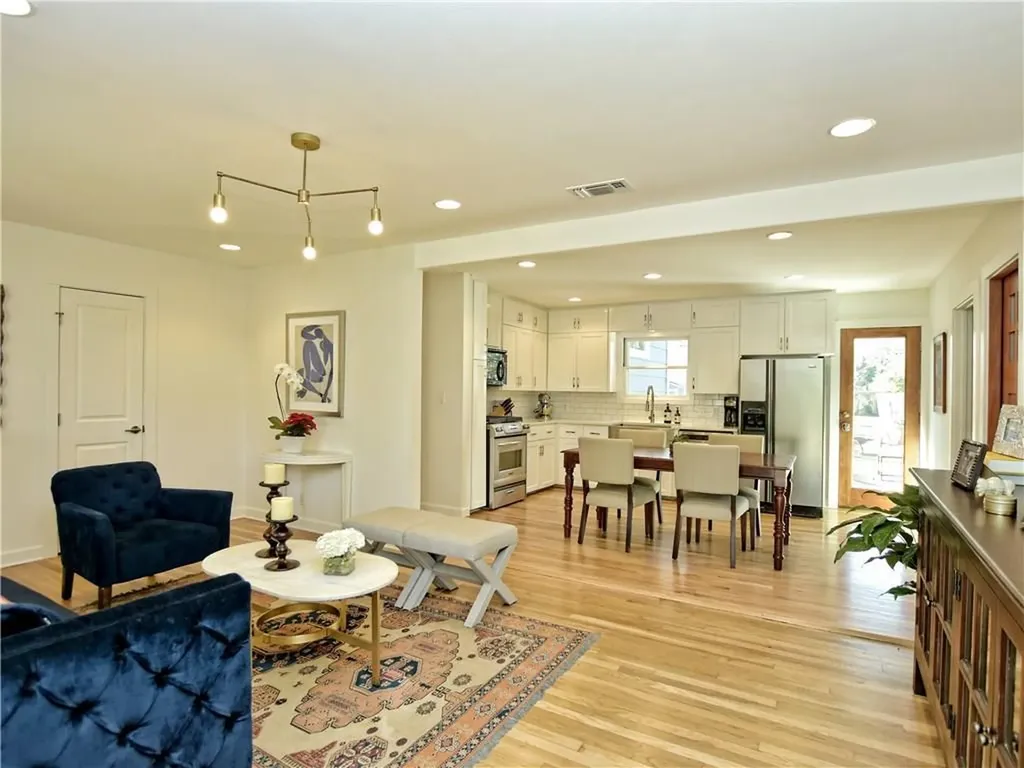 1913 Cullen Avenue Austin TX 78757