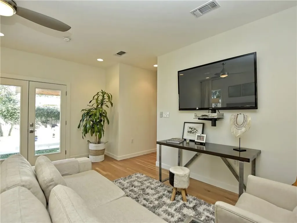 1913 Cullen Avenue Austin TX 78757