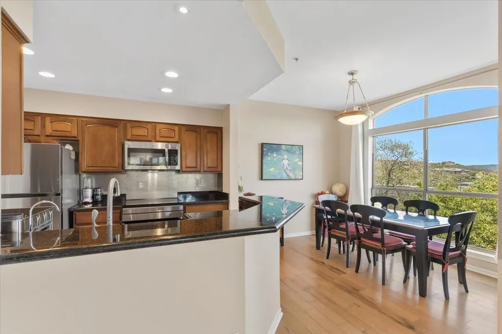 6000 Shepherd Mountain Cove Austin TX 78730
