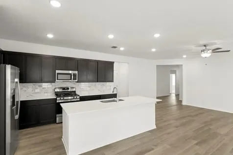 3725 Pin Oak Hills Seguin TX 78155