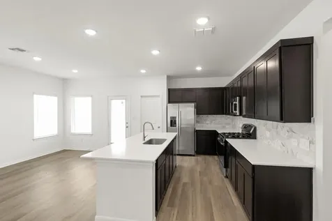 3725 Pin Oak Hills Seguin TX 78155