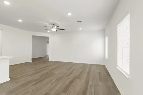 3725 Pin Oak Hills Seguin TX 78155
