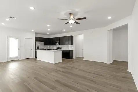 3725 Pin Oak Hills Seguin TX 78155