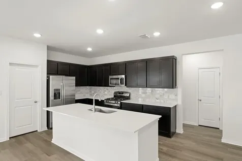 3725 Pin Oak Hills Seguin TX 78155