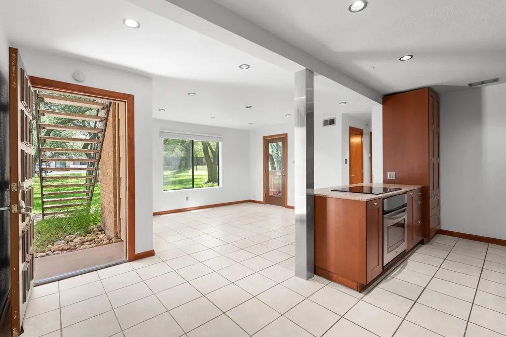 8210 Bent Tree Road Austin TX 78759