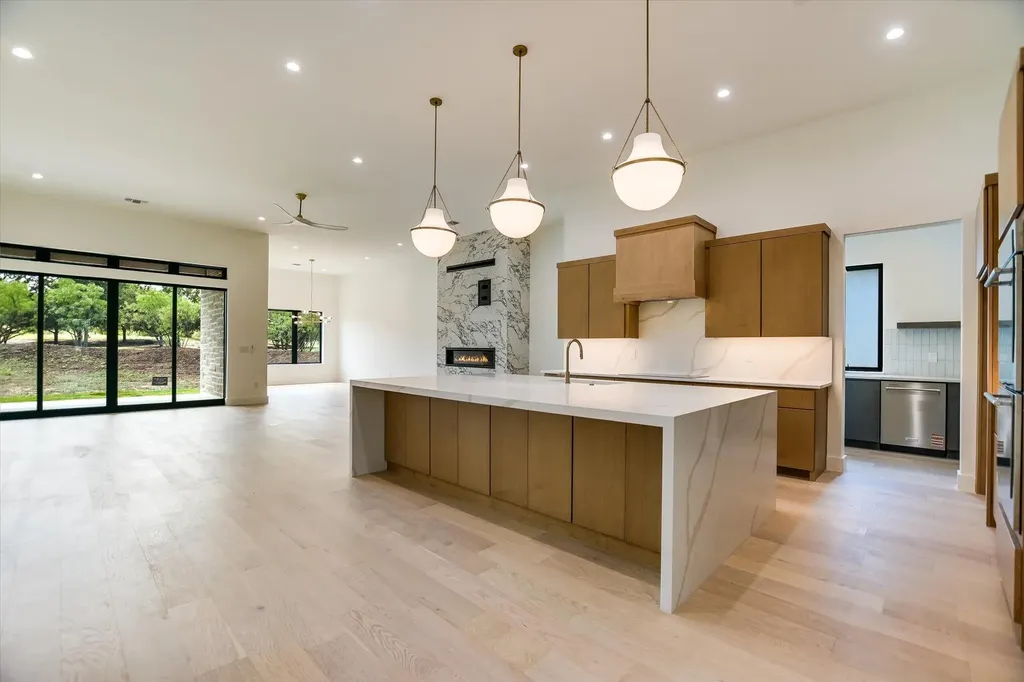 121 Azalea Loop Horseshoe Bay TX 78657