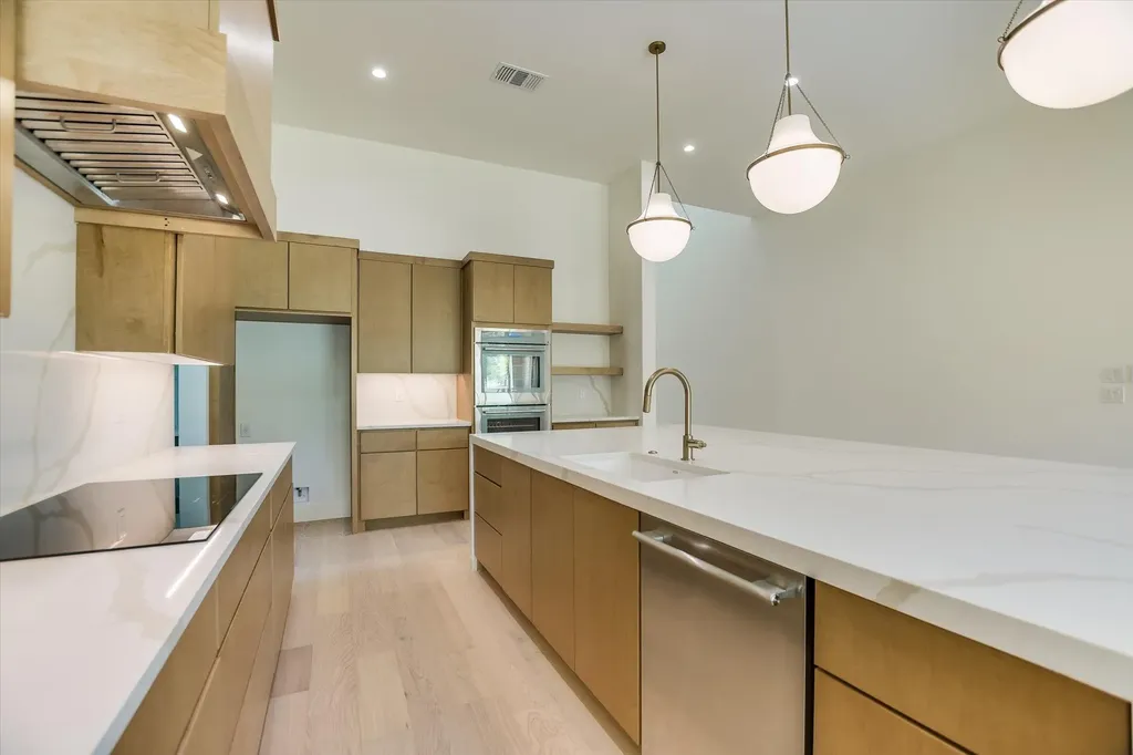 121 Azalea Loop Horseshoe Bay TX 78657