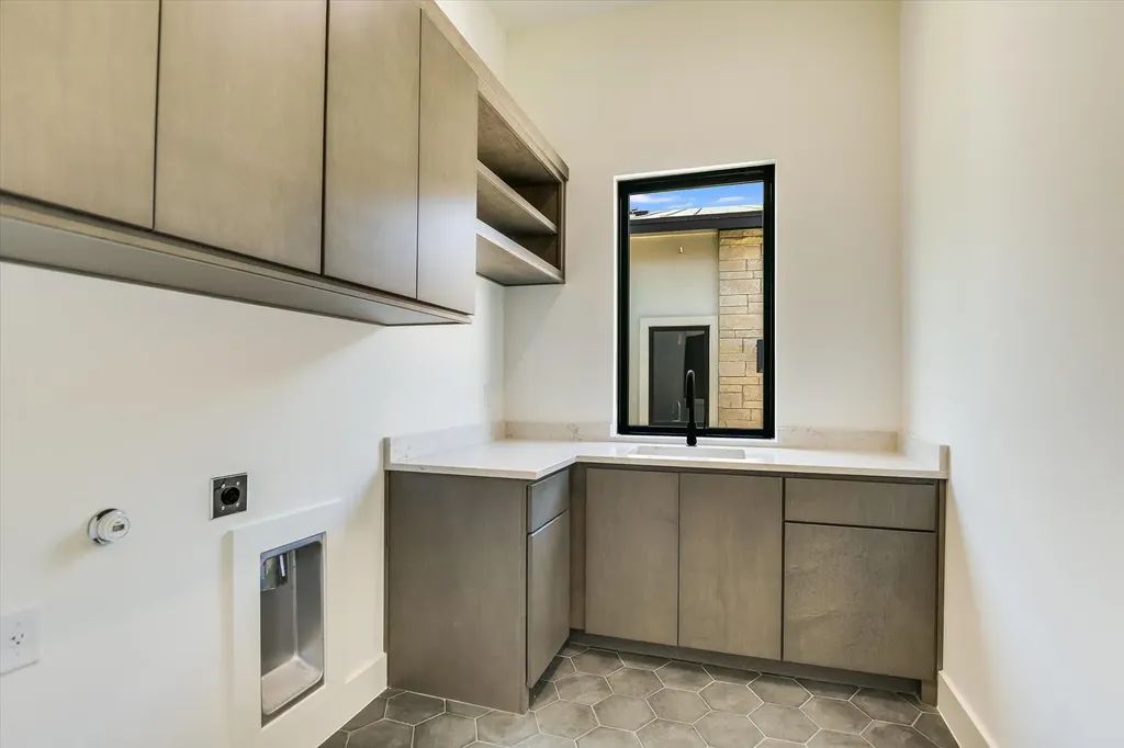 121 Azalea Loop Horseshoe Bay TX 78657