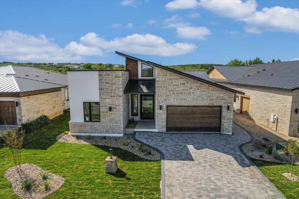 121 Azalea Loop Horseshoe Bay TX 78657