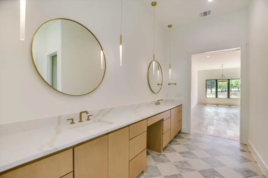 121 Azalea Loop Horseshoe Bay TX 78657