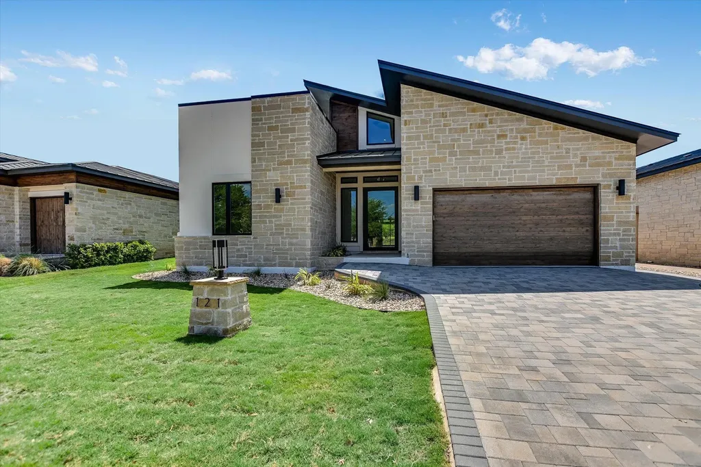 121 Azalea Loop Horseshoe Bay TX 78657