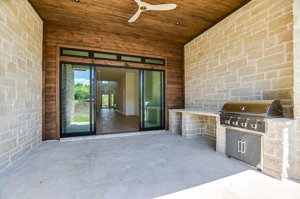 121 Azalea Loop Horseshoe Bay TX 78657